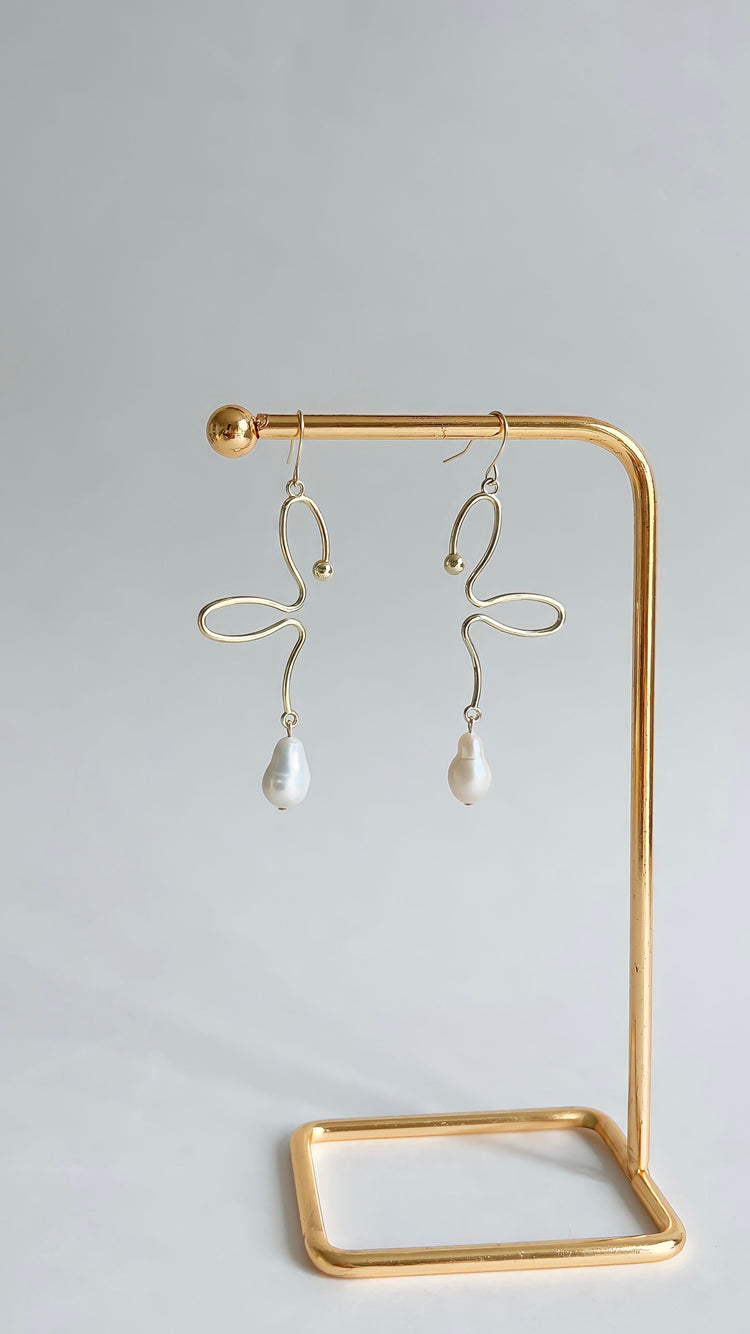 Doodle Line Dangle Earrings | Freshwater Pearl Earrings