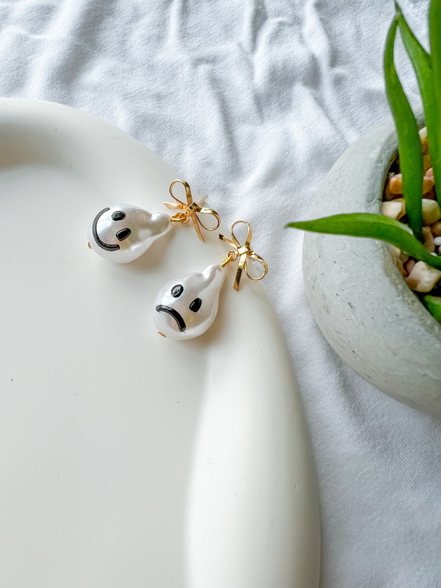 Happy and Sad Bow Earrings | Pearl Earrings