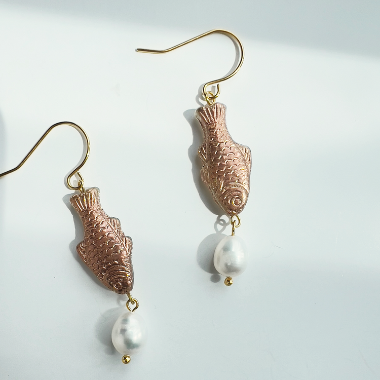 Dusty Rose Sardine Earrings with Freshwater Pearl | Glass Bead Earrings