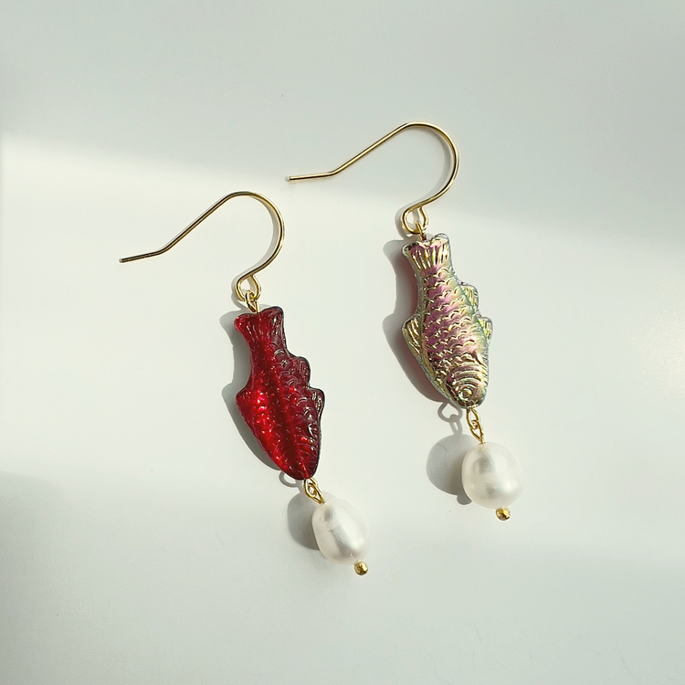 Red Vitrail Sardine Earrings with Freshwater Pearl | Glass Bead Earrings