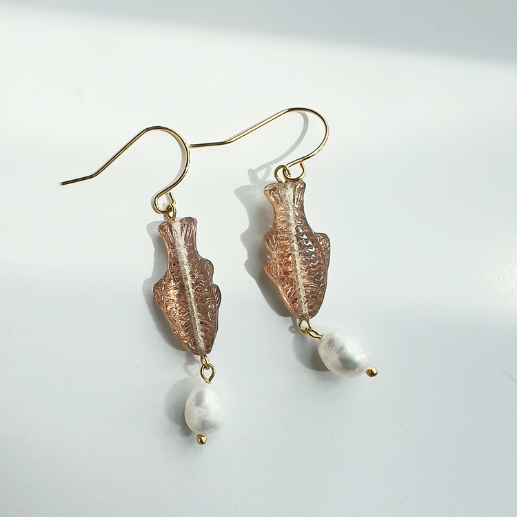 Dusty Rose Sardine Earrings with Freshwater Pearl | Glass Bead Earrings