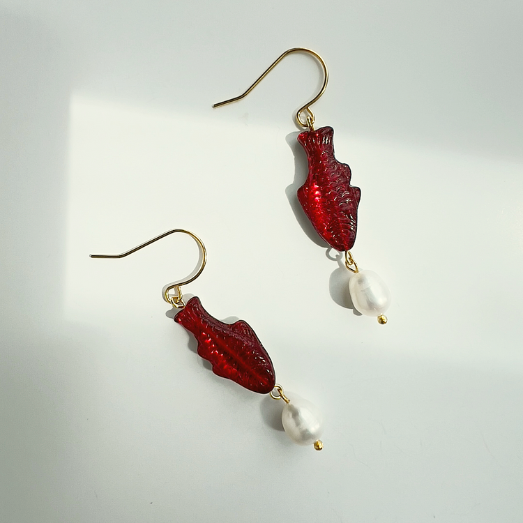 Red Vitrail Sardine Earrings with Freshwater Pearl | Glass Bead Earrings