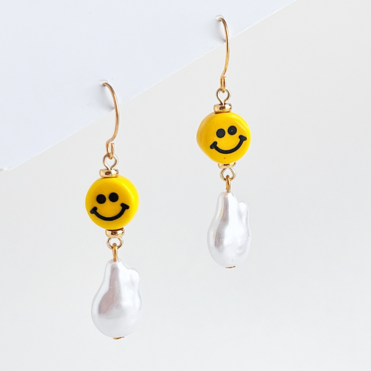 Happy Earrings | Pearl Earrings